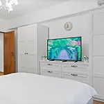 Institutul National De Neurologie - Sudului 303 By Mrg Appartement